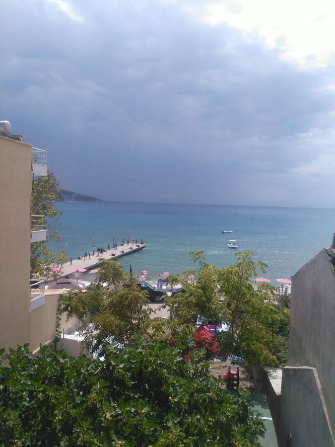 British Hotel Himare Bagian luar foto