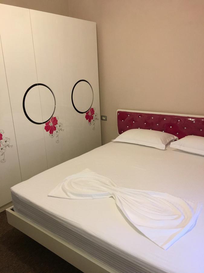British Hotel Himare Bagian luar foto