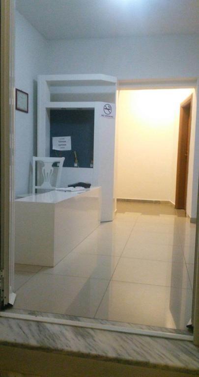 British Hotel Himare Bagian luar foto