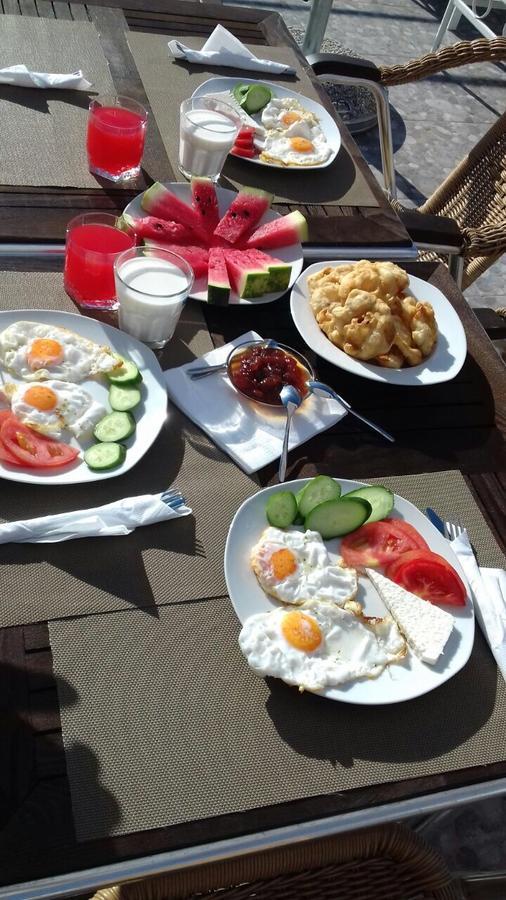 British Hotel Himare Bagian luar foto